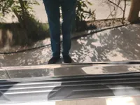 الباب الأمامى الأيمن