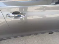 الباب الأمامى الأيمن