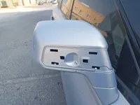 الباب الأمامى الأيسر