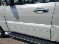 الباب الأمامى الأيسر