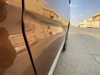 الباب الأمامى الأيسر