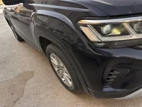 Right fender