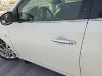 الباب الأمامى الأيسر