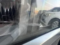 الأنوار الأمامية اليسار