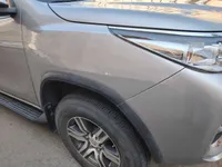 الرفرف الجانبى الأيمن