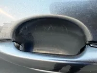 الباب الأمامى الأيسر