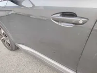 الباب الأمامى الأيسر