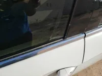 الباب الأمامى الأيسر