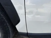 الباب الأمامى الأيسر