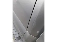 الباب الأمامى الأيسر