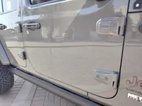 الباب الأمامى الأيمن