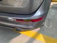 الأنوار الخلفية اليمين