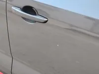 الباب الأمامى الأيمن