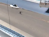 الباب الأمامى الأيمن