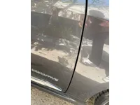 الباب الأمامى الأيمن