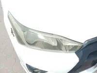 الأنوار الأمامية اليسار