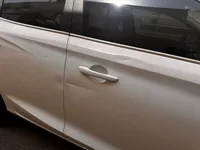 الباب الأمامى الأيمن