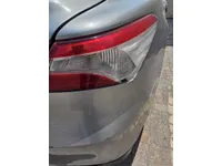 الأنوار الخلفية اليمين