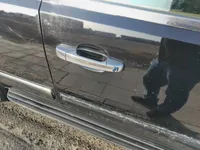 الباب الأمامى الأيمن