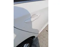 الباب الأمامى الأيمن