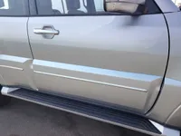 الباب الأمامى الأيمن