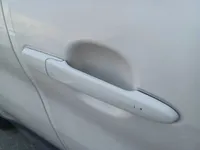 الباب الأمامى الأيسر