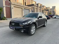 Infiniti QX70