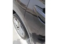 الباب الأمامى الأيسر