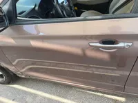 الباب الأمامى الأيسر
