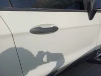 الباب الأمامى الأيمن