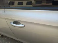 الباب الأمامى الأيمن