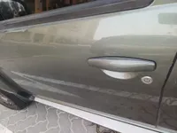 الباب الأمامى الأيسر