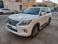 Lexus LX570