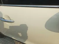 الباب الأمامى الأيمن