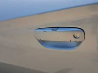 الباب الأمامى الأيسر