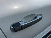الباب الأمامى الأيمن