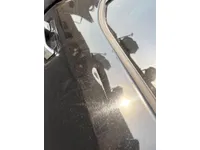 الباب الأمامى الأيمن
