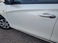 الباب الأمامى الأيسر