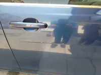 الباب الأمامى الأيمن