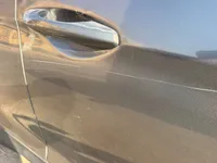 الباب الأمامى الأيمن