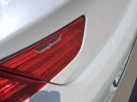 الأنوار الخلفية اليسار
