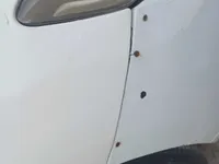 الباب الأمامى الأيسر