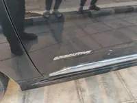 الباب الأمامى الأيسر