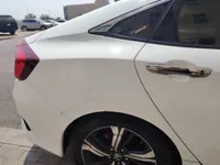 ألواح هيكل السيارة الأيمن