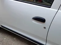 الباب الأمامى الأيسر