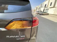 الأنوار الخلفية اليمين