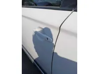 الباب الأمامى الأيسر