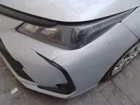الأنوار الأمامية اليسار