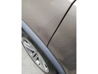 الباب الأمامى الأيسر