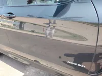 الباب الأمامى الأيمن